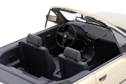 BMW 325i (E30) Cabriolet Baujahr 1985 beige metallic 1:18 ModelCar Group