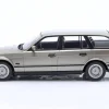BMW 530i (E34) Touring Baujahr 1991 grau metallic 1:18 ModelCar Group