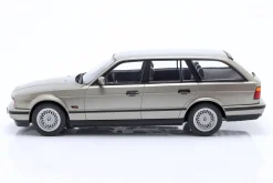 BMW 530i (E34) Touring Baujahr 1991 grau metallic 1:18 ModelCar Group