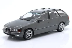BMW 540i (E39) Touring Baujahr 1997 grau metallic 1:18 KK-Scale