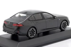 BMW i5 (G60) Baujahr 2023 frozen deep grey metallic 1:43 Minichamps