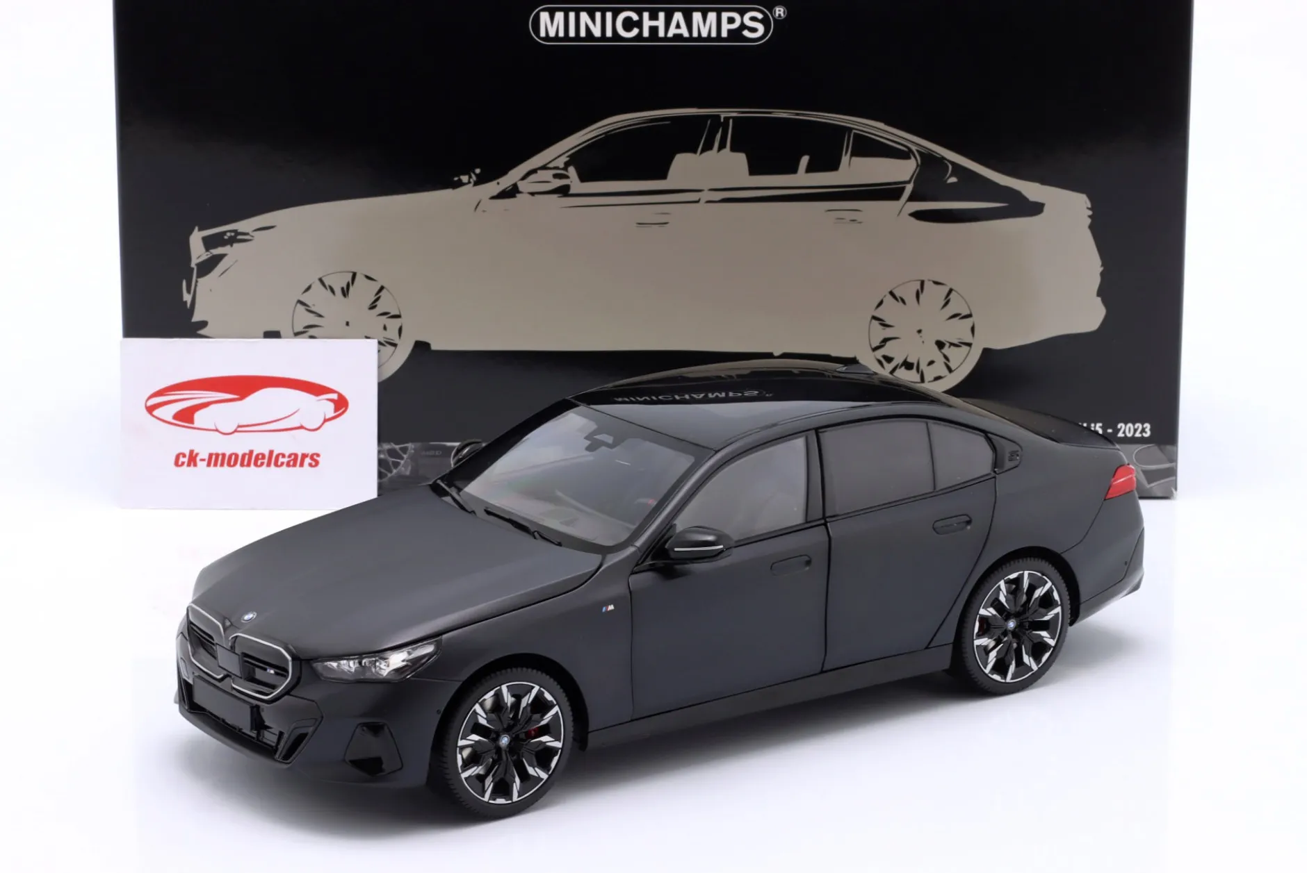BMW i5 (G60) Baujahr 2023 mattgrau 1:18 Minichamps