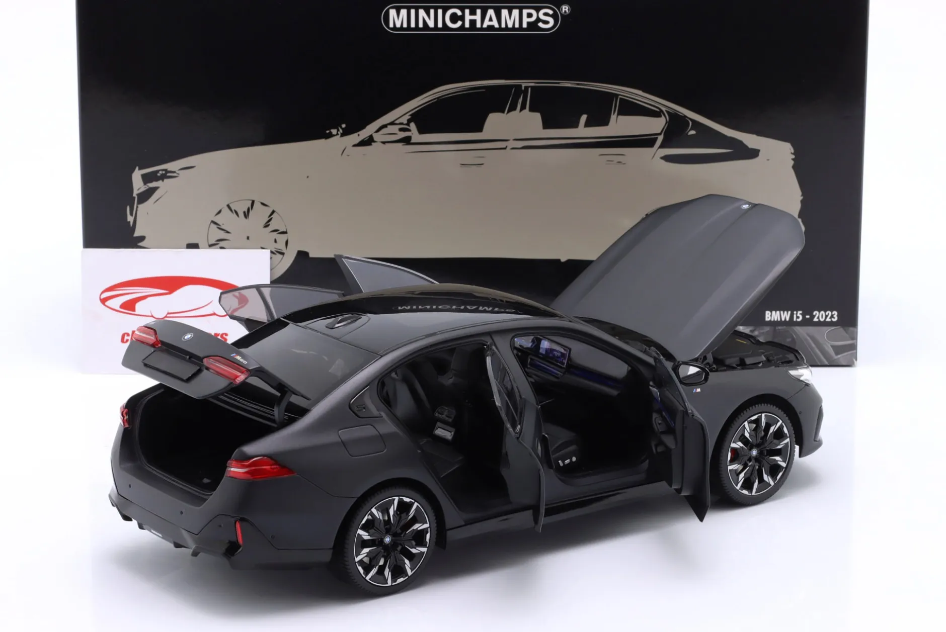 BMW i5 (G60) Baujahr 2023 mattgrau 1:18 Minichamps