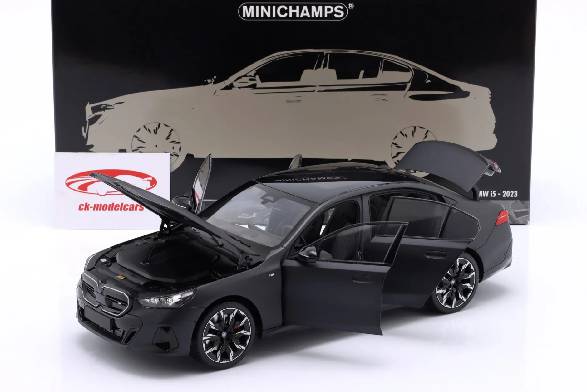 BMW i5 (G60) Baujahr 2023 mattgrau 1:18 Minichamps