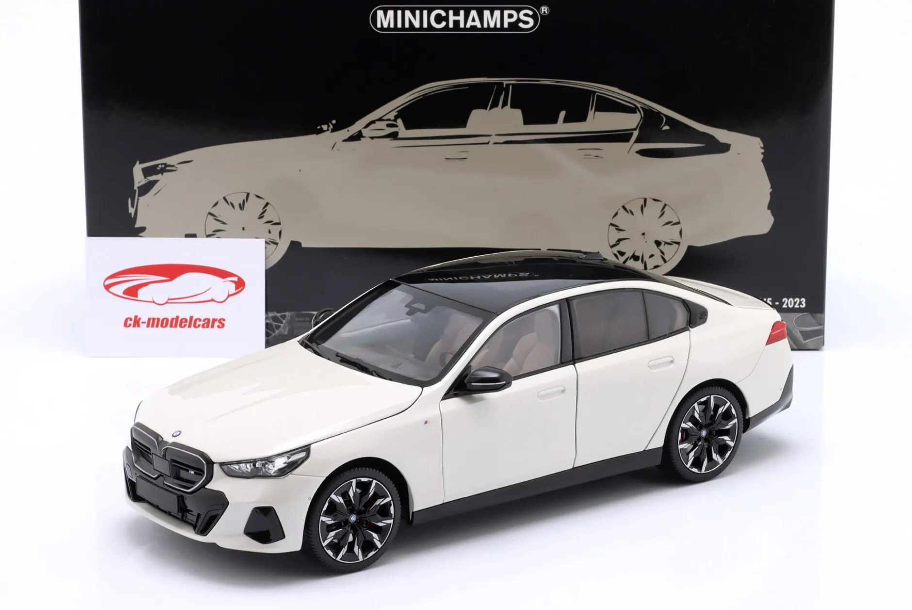 BMW i5 (G60) Baujahr 2023 weiß metallic 1:18 Minichamps