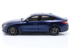 BMW i4 M50 Baujahr 2022 blau metallic 1:18 Minichamps
