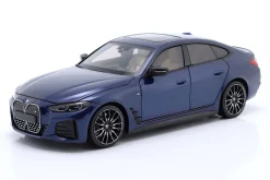 BMW i4 M50 Baujahr 2022 blau metallic 1:18 Minichamps