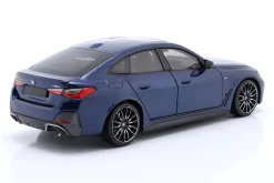 BMW i4 M50 Baujahr 2022 blau metallic 1:18 Minichamps