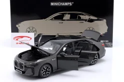 BMW i7 M70 (G70) Baujahr 2024 grau metallic 1:18 Minichamps