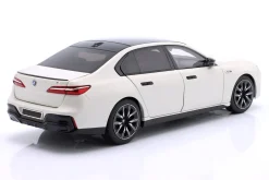 BMW i7 M70 (G70) Baujahr 2024 weiß metallic 1:18 Minichamps