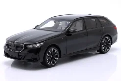 BMW i5 M60 Touring Baujahr 2024 schwarz metallic 1:18 Minichamps