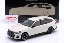 BMW i5 M60 Touring Baujahr 2024 weiß metallic 1:18 Minichamps