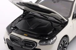 BMW i5 M60 Touring Baujahr 2024 weiß metallic 1:18 Minichamps
