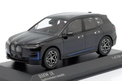 BMW iX (I20) Baujahr 2023 saphirschwarz metallic 1:43 Minichamps