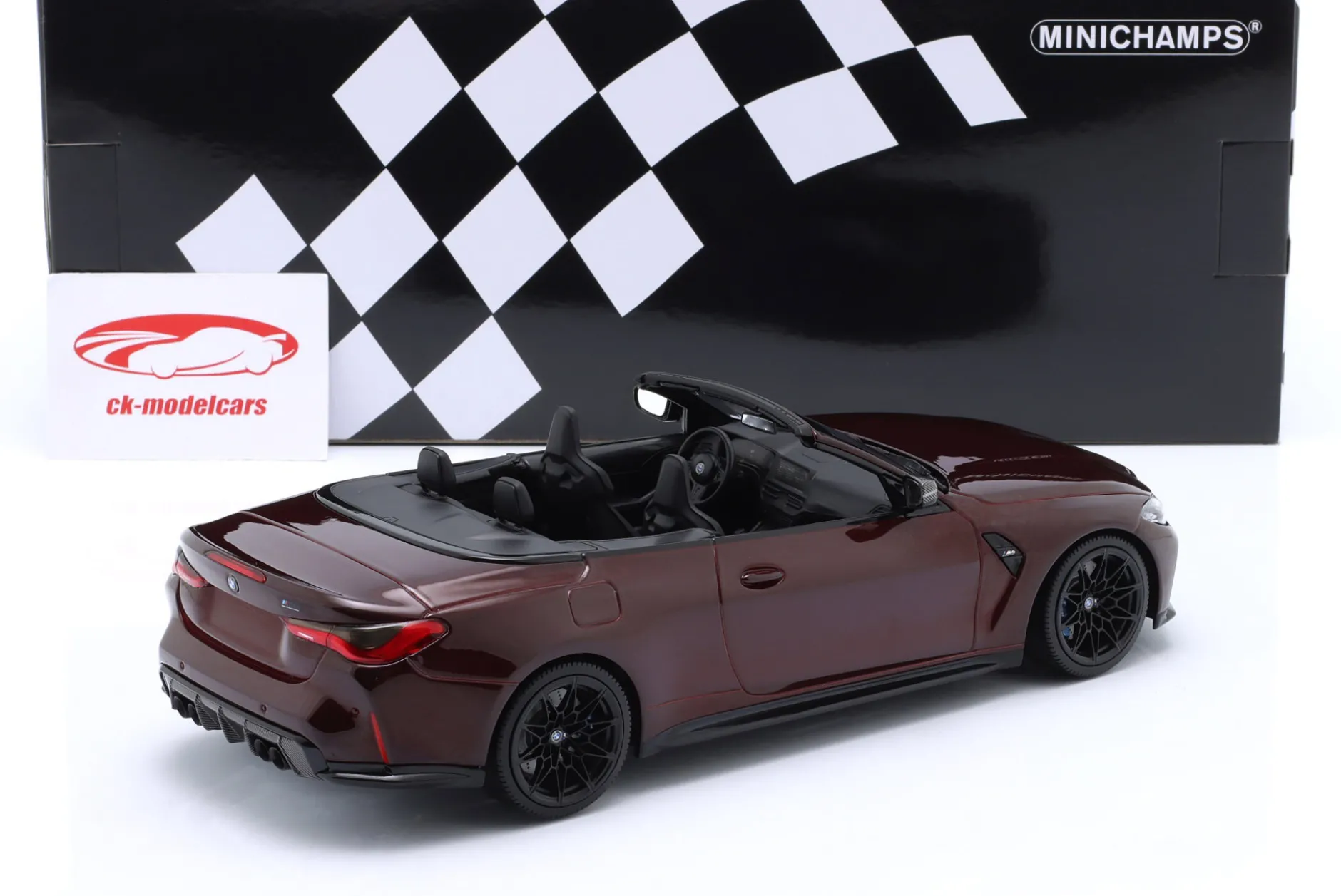 BMW M4 Cabriolet (G83) Baujahr 2021 dunkelrot metallic 1:18 Minichamps
