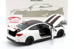 BMW M4 CSL (G82) Baujahr 2023 weiß 1:18 Minichamps
