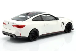 BMW M4 CSL (G82) Baujahr 2023 weiß 1:18 Minichamps