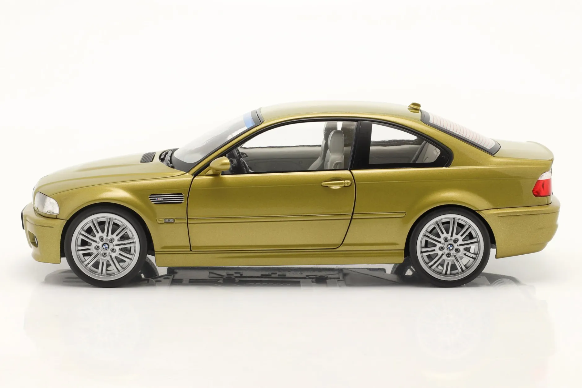 BMW M3 (E46) Baujahr 2000 phönix gelb 1:18 Solido