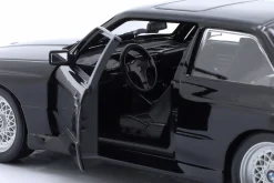BMW M3 (E30) Baujahr 1988 schwarz 1:24 Bburago