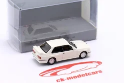 BMW M3 (E30) Baujahr 1986 weiß 1:87 Minichamps