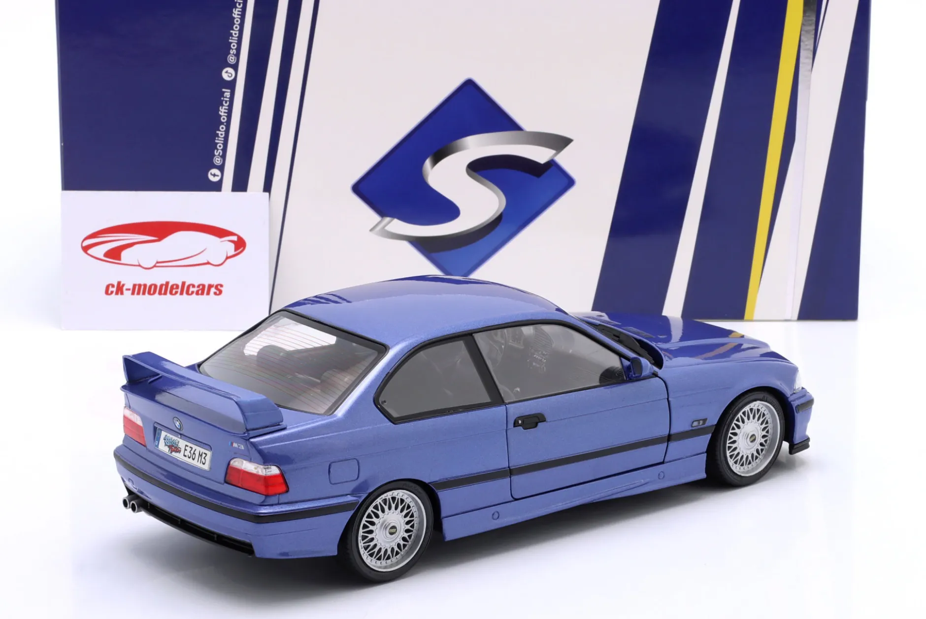 BMW M3 (E36) Coupé Baujahr 1996 Estoril blau 1:18 Solido