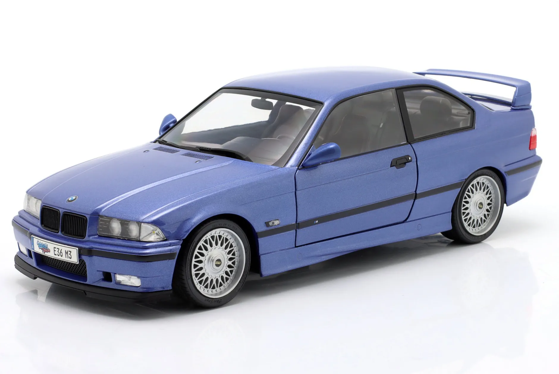 BMW M3 (E36) Coupé Baujahr 1996 Estoril blau 1:18 Solido