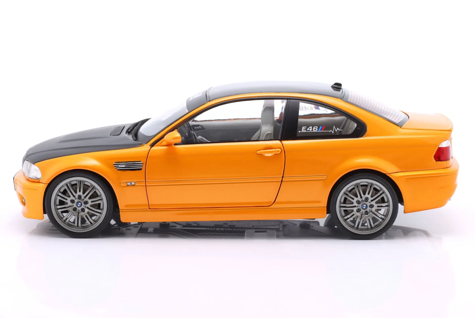 BMW M3 (E46) Coupé Baujahr 2000 orange metallic / schwarz 1:18 Solido