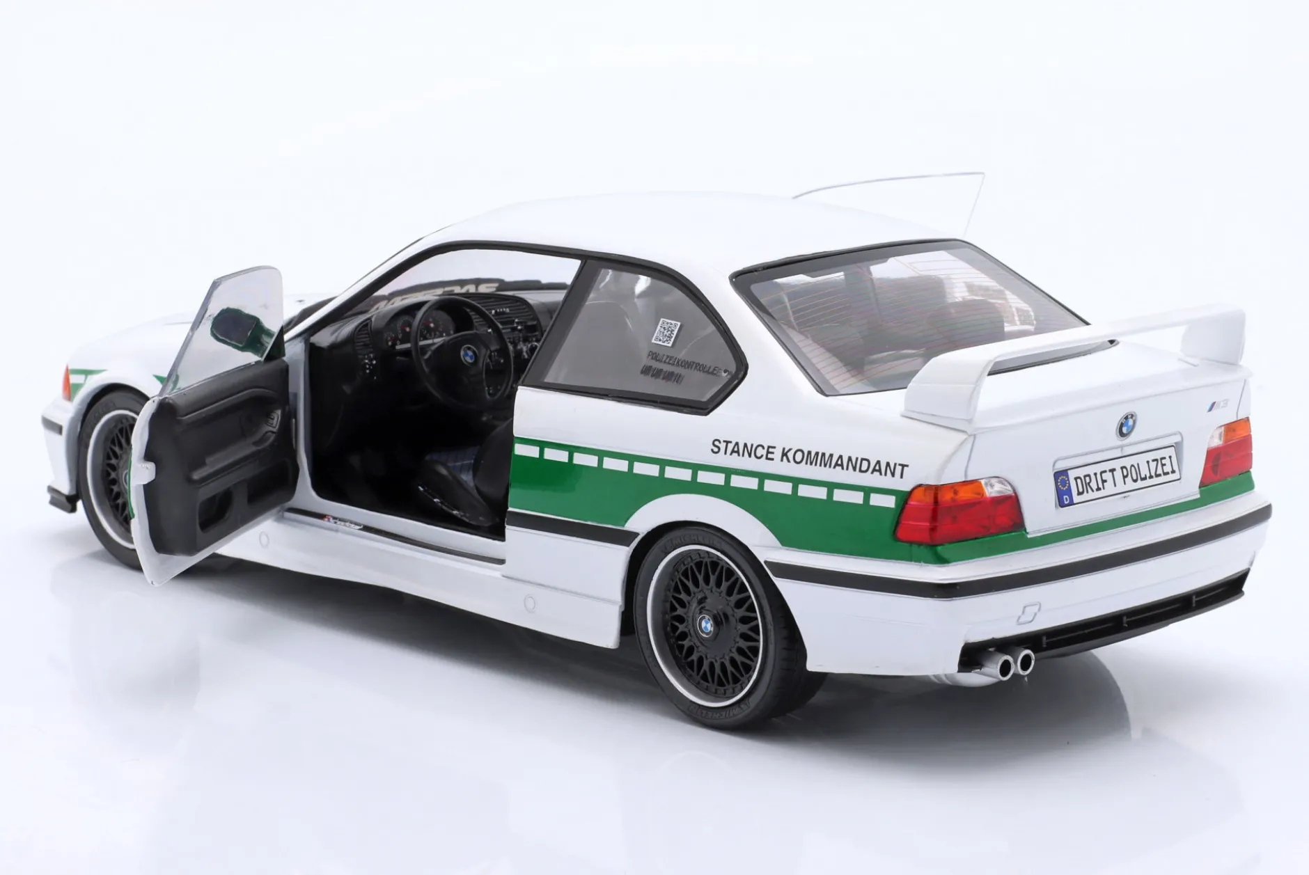 BMW M3 (E36) Coupe Baujahr 1991 Drift Polizei weiß / grün 1:18 Solido