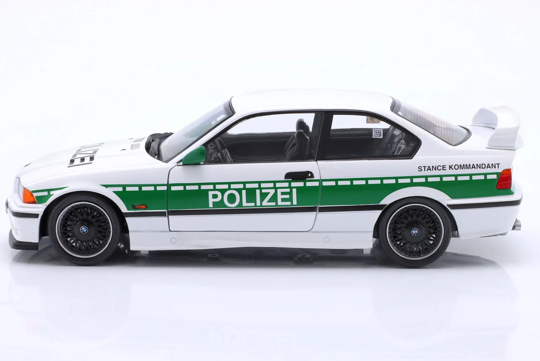 BMW M3 (E36) Coupe Baujahr 1991 Drift Polizei weiß / grün 1:18 Solido