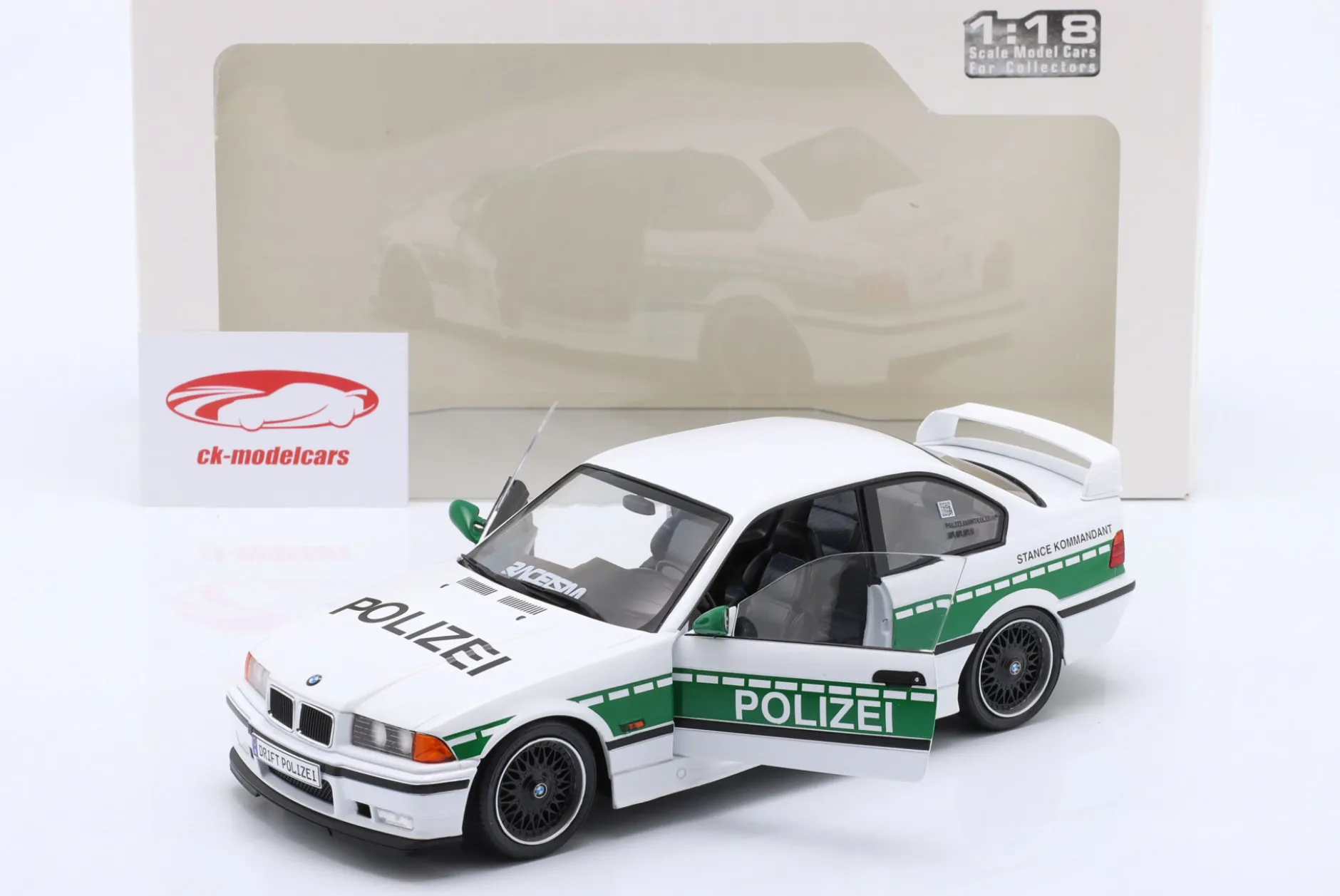 BMW M3 (E36) Coupe Baujahr 1991 Drift Polizei weiß / grün 1:18 Solido