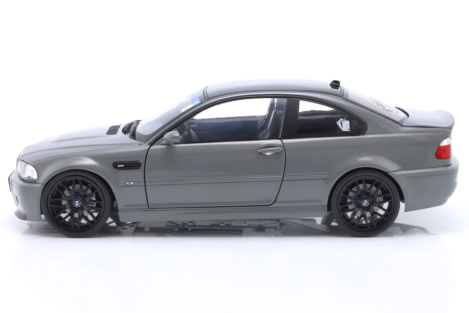 BMW M3 (E46) Coupe Streetfighters Baujahr 2000 nardograu 1:18 Solido