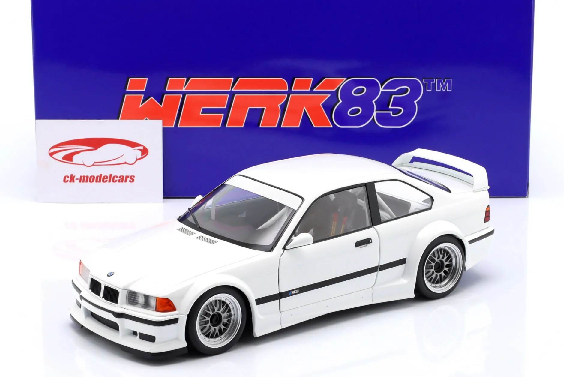 BMW M3 (E36) GTR Plain Body Version weiß 1:18 WERK83
