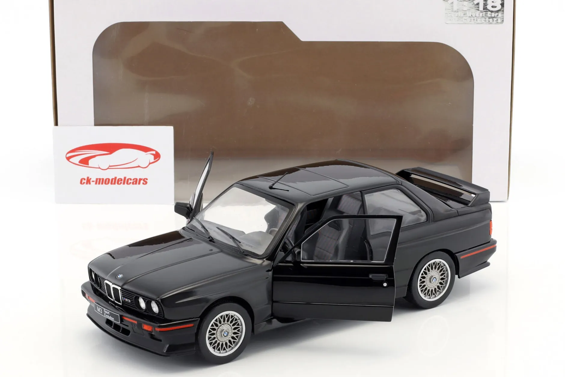 BMW M3 E30 Sport Evolution Baujahr 1990 schwarz 1:18 Solido