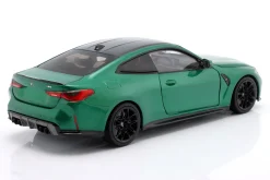 BMW M4 (G82) Baujahr 2024 grün metallic 1:18 Minichamps
