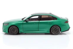 BMW M5 (G90) M Baujahr 2025 Isle of Man grün metallic 1:18 Solido