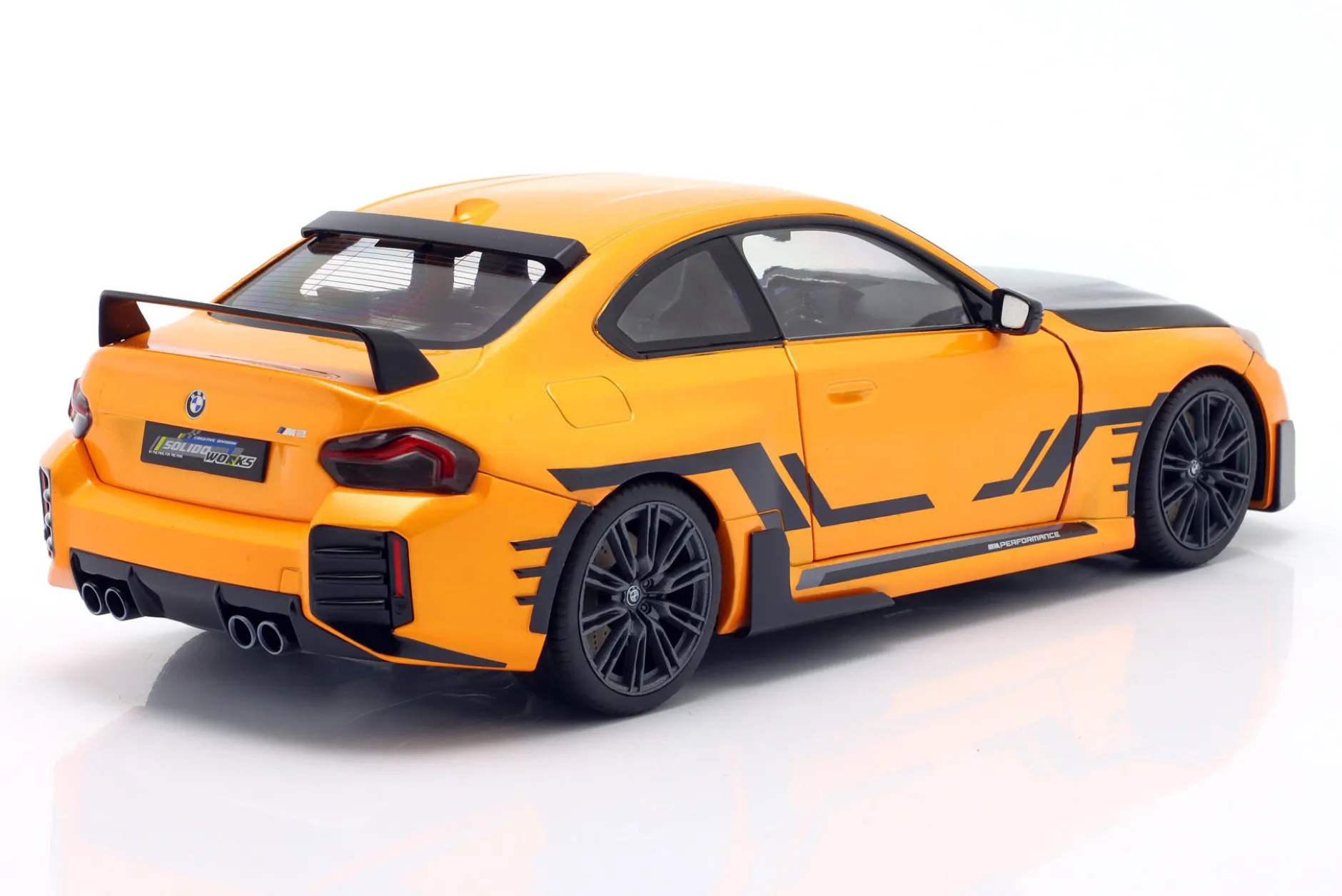 BMW M2 (G87) Performance Parts Baujahr 2024 orange metallic 1:18 Solido