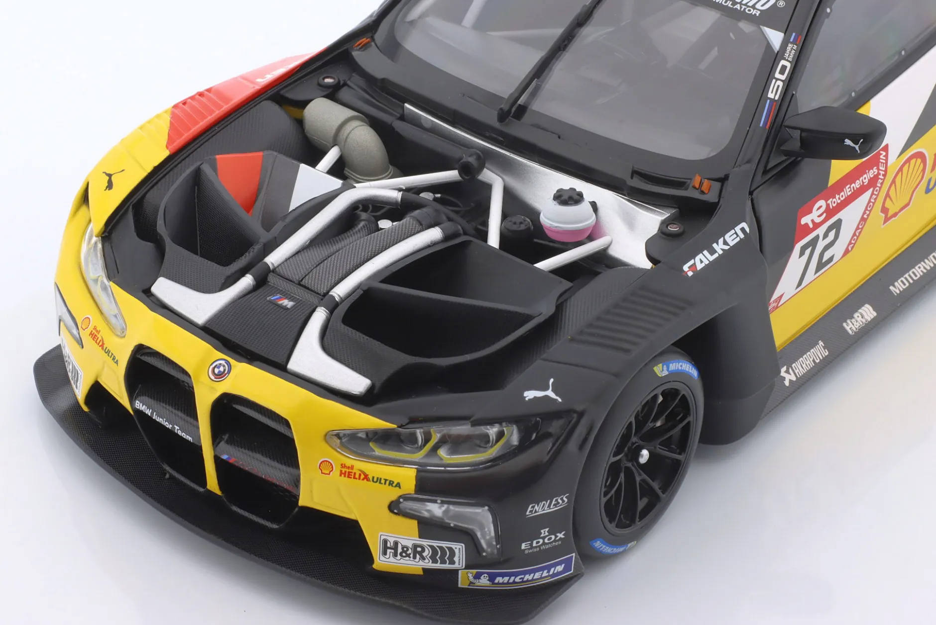 BMW M4 GT3 #72 24h Nürburgring 2022 BMW Junior Team 1:18 Minichamps
