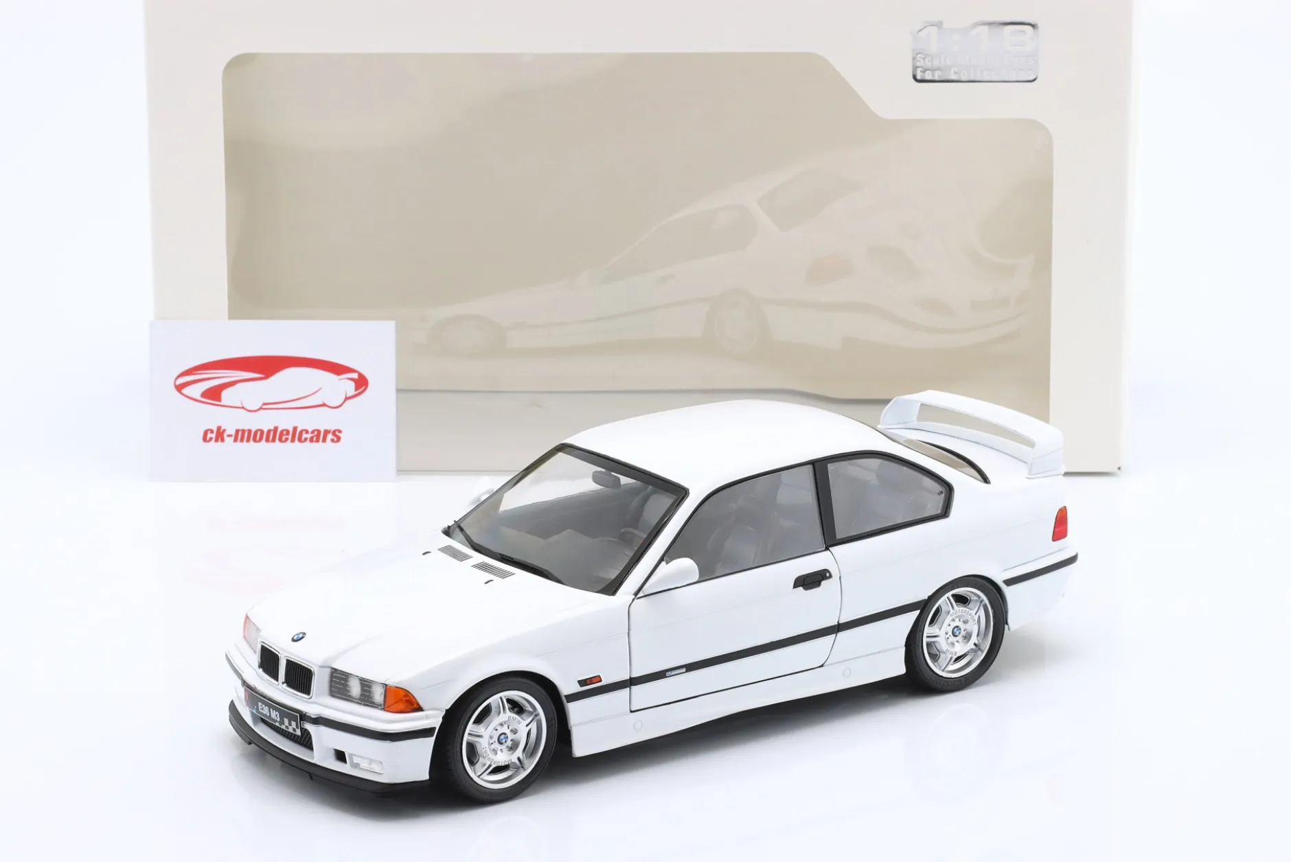 BMW M3 Lightweight Coupe E36 Plain Body Version 1995 weiß 1:18 Solido