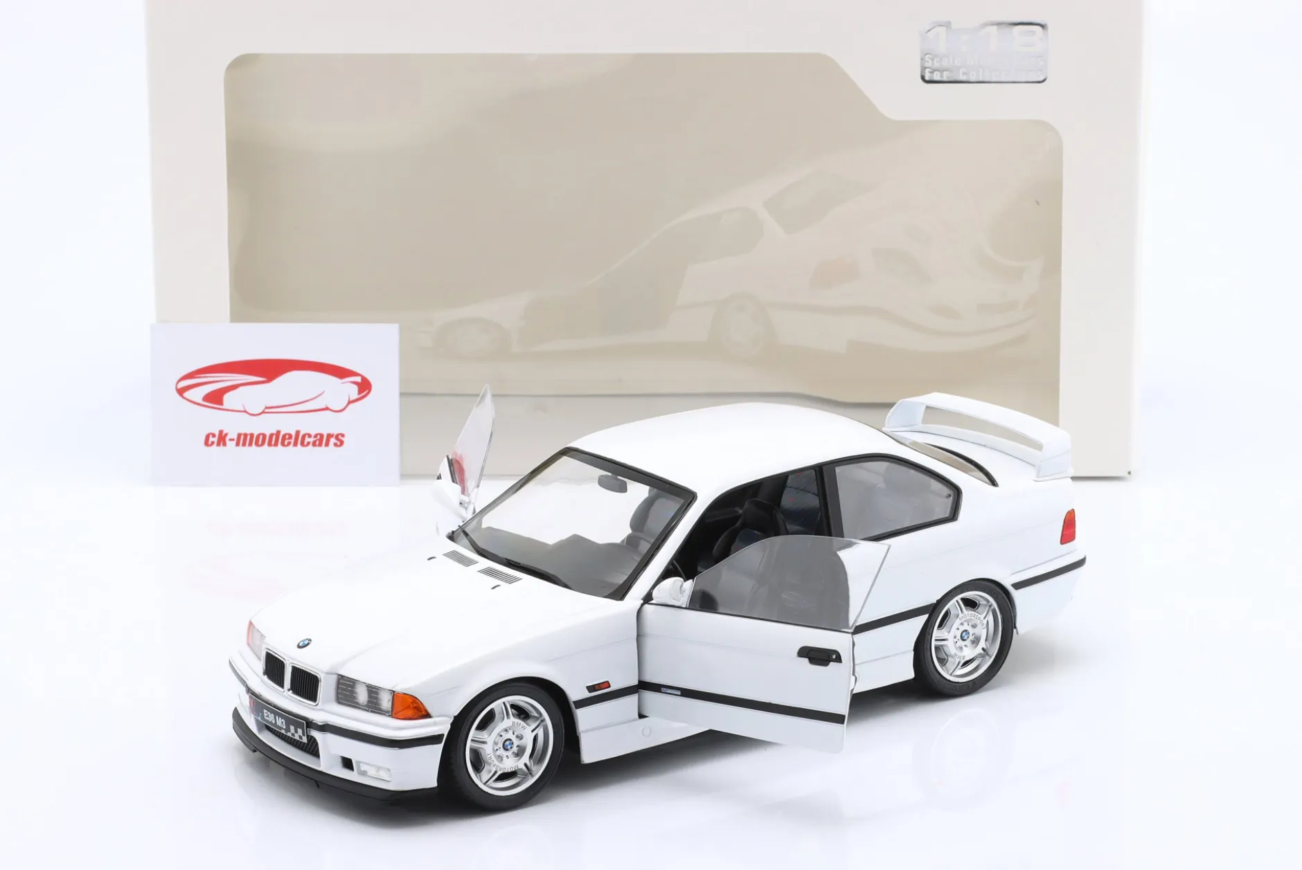 BMW M3 Lightweight Coupe E36 Plain Body Version 1995 weiß 1:18 Solido