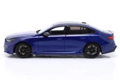 BMW M5 Limousine (G90) Baujahr 2024 blau metallic 1:18 Minichamps