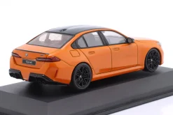 BMW M5 Sedan Baujahr 2024 feuerorange 1:43 Solido