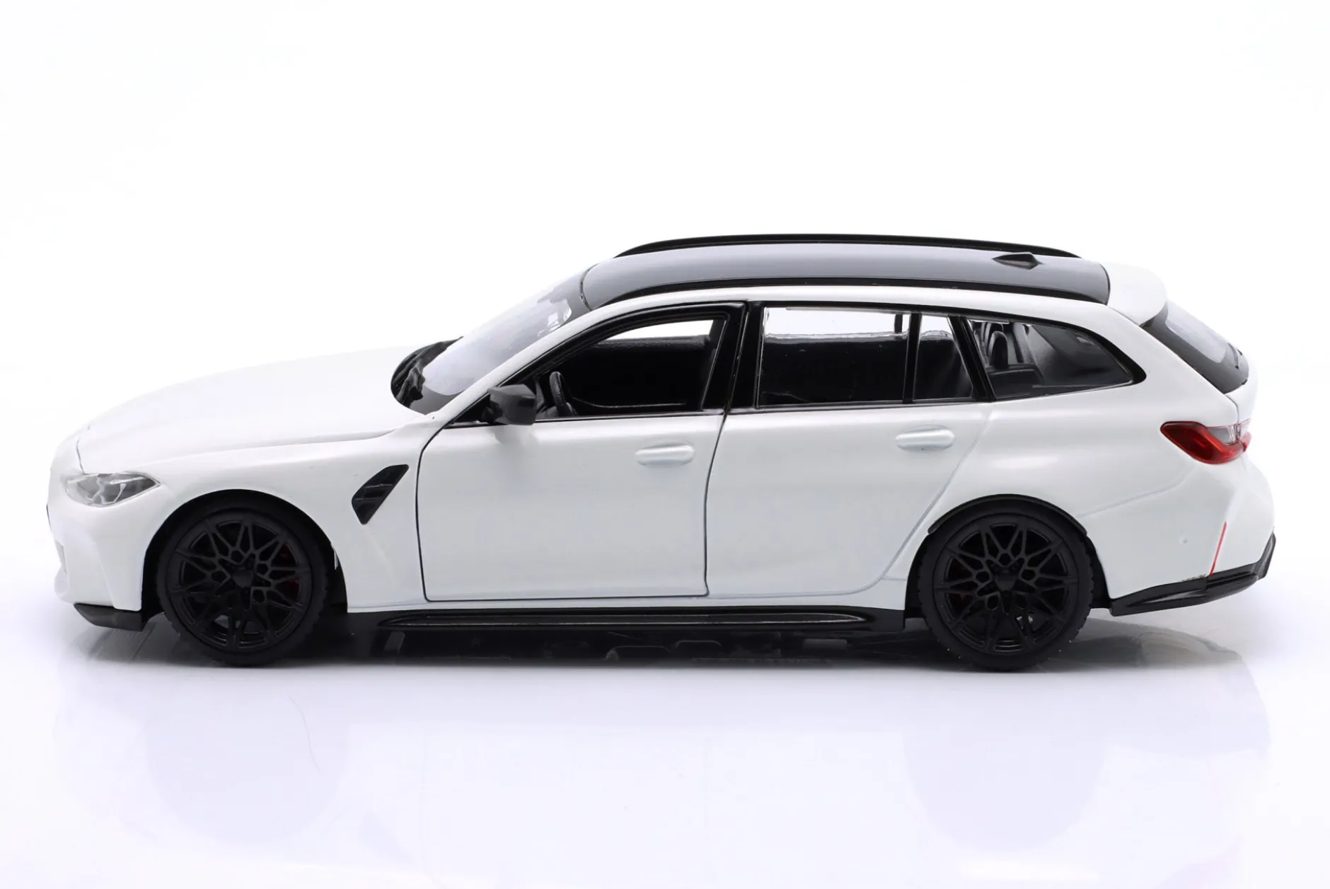BMW M3 Touring Baujahr 2023 weiß 1:24 Bburago