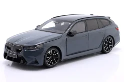 BMW M5 Touring (G99) Baujahr 2024 grau metallic 1:18 Minichamps