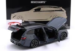 BMW M5 Touring (G99) Baujahr 2024 grau metallic 1:18 Minichamps