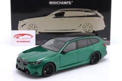 BMW M5 Touring (G99) Baujahr 2024 grün metallic 1:18 Minichamps