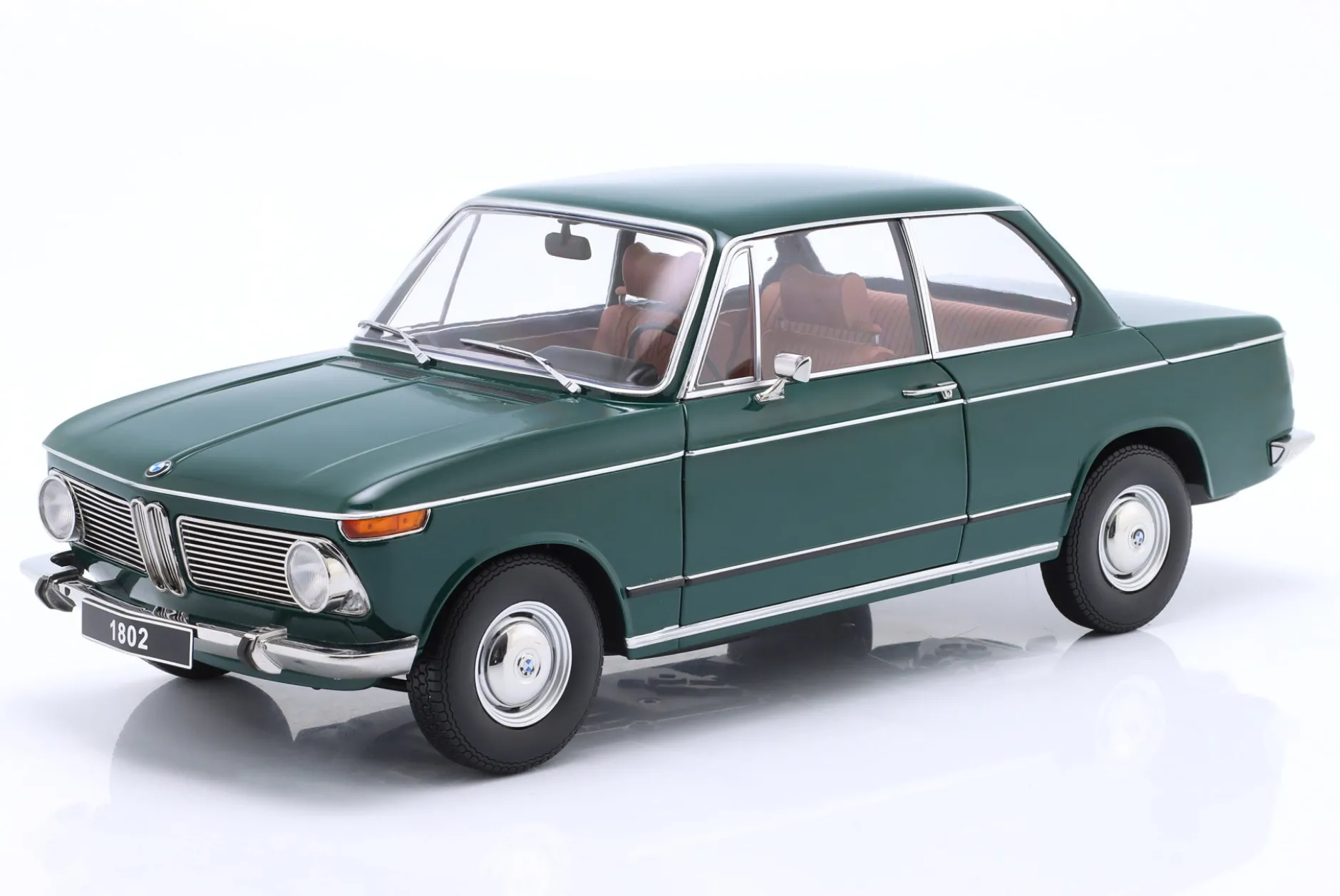 BMW 1802 1. Serie Baujahr 1967 grün 1:12 KK-Scale