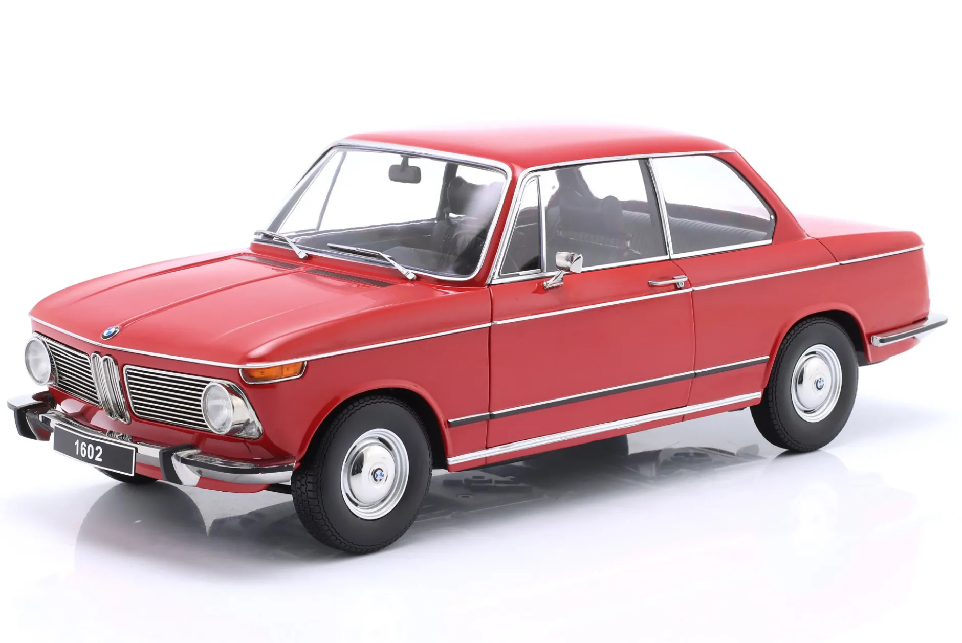 BMW 1602 1. Serie Baujahr 1971 rot 1:12 KK-Scale