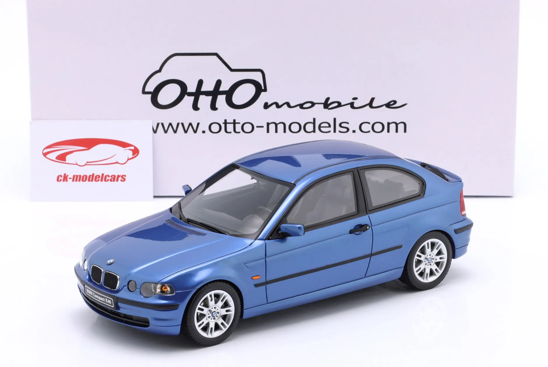 BMW 318 TI Compact (E46) Baujahr 2002 Estoril blau 1:18 OttOmobile