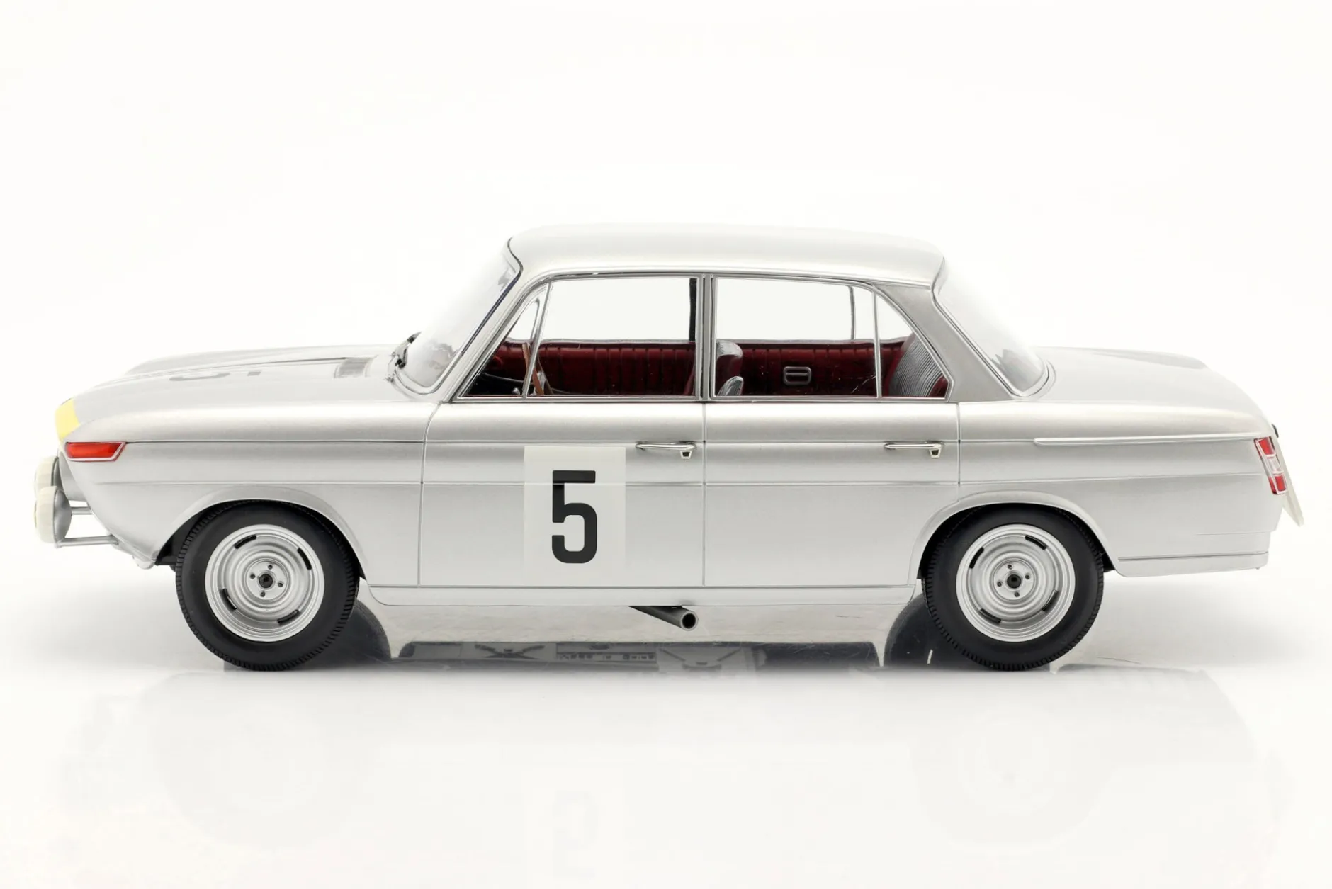 BMW 1800 TISA #5 24h Spa 1965 Hahne, Mairesse 1:18 Minichamps