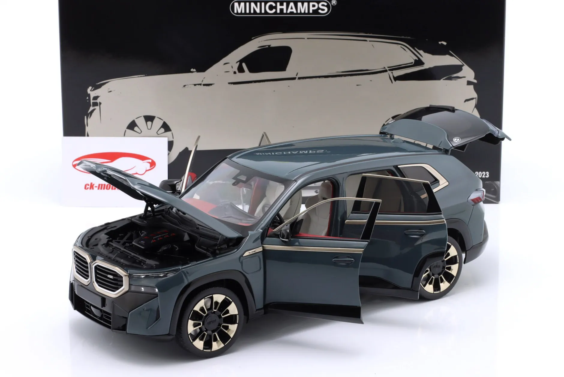 BMW XM (G09) SUV Baujahr 2023 grün metallic 1:18 Minichamps